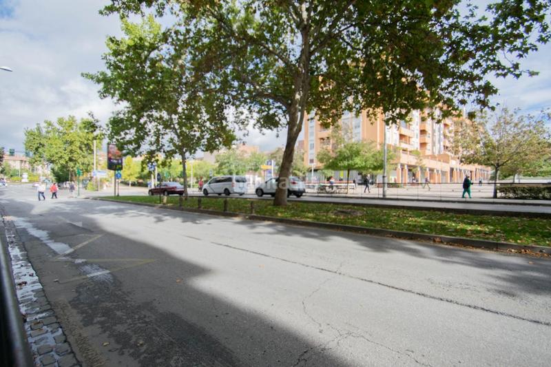 Foto b5899e4b-800b-4fbe-956a-fb0c3ff6d244. Local commercial dans Plaza de Toros Granada