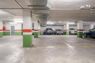 Car parking in Parque Lagos