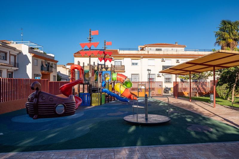 Foto 5ad6bd2c-4354-47b1-ac73-5abde2d86089. Attique avec parking dans San Antón Armilla