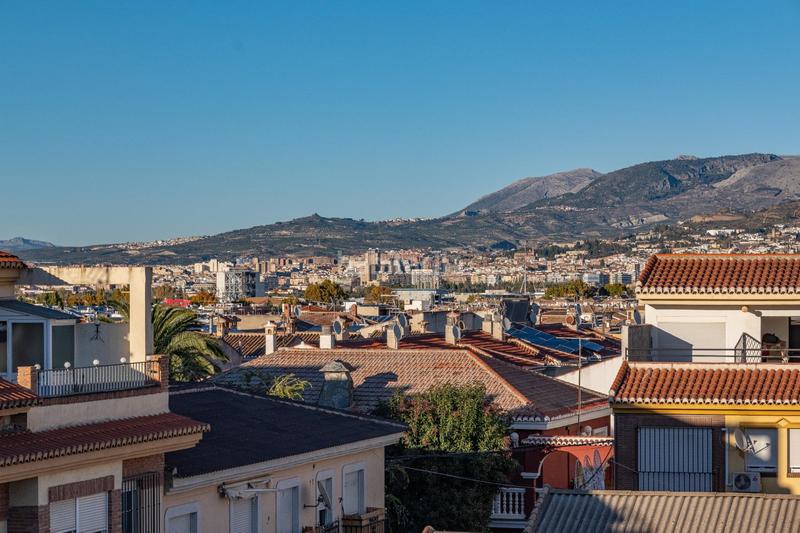 Foto c05047d4-8c87-4ef3-8851-be2469de43ae. Attique avec parking dans San Antón Armilla