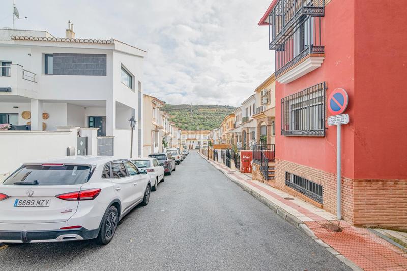 Foto 181e59f6-34d0-477c-8c56-3dc029302387. Semi detached house with parking in Güevéjar