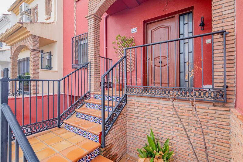 Foto 58a811f0-6020-43f2-90e3-85299416e491. Semi detached house with parking in Güevéjar