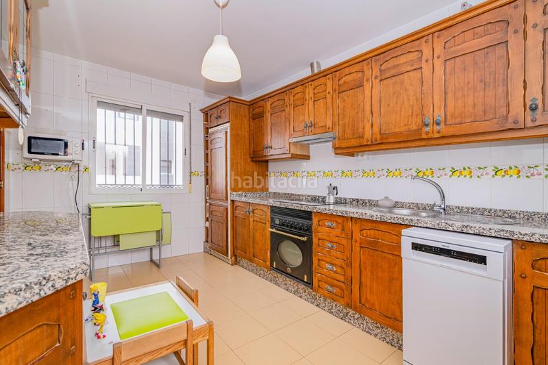 Foto 8b085f77-72d2-40fc-9fc1-e03cb26cbb3b. Semi detached house with parking in Güevéjar