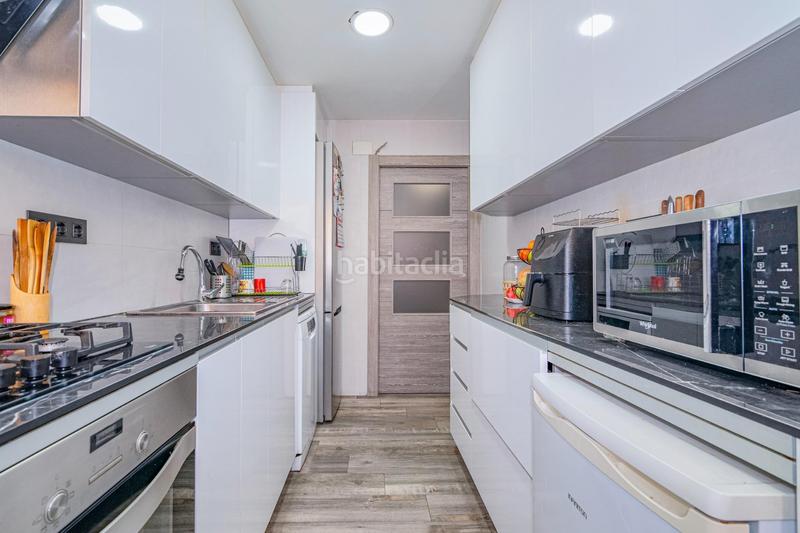 Foto 3c883608-4b67-4b1c-96d3-cbfd19500044. Appartamento con parcheggio in Barrio de Zaidín Granada