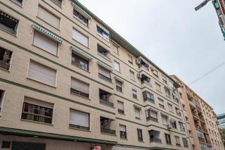 Etagenwohnung  Calle de manuel de falla. Piso reformado con cochera junto recogidas