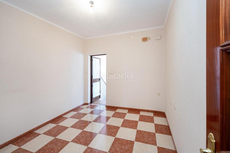 Foto b19468b8-eb19-4d41-b99b-5ab3f210a095. Casa adossada a Rosaleda - Juventud Granada