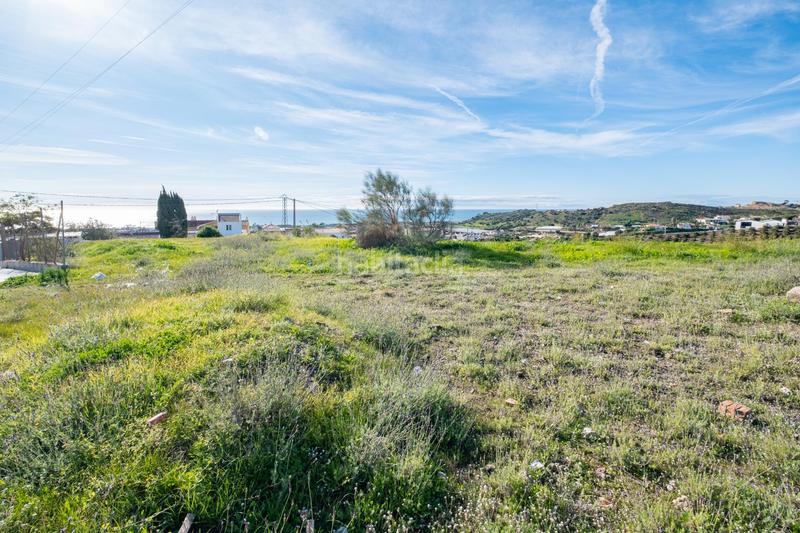 Foto 9ac2b058-b1a0-4aa0-a641-59d4665d4057. Terreny residencial a Almayate Bajo