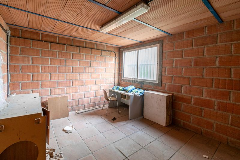 Foto 2a48ec95-c8e9-4d92-874e-1712528da553. Nau industrial a Jun