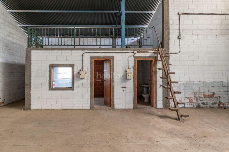 Foto acea86fb-f9f1-41d3-8bb7-3c99ffec24f5. Nau industrial a Jun