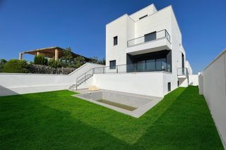 Xalet a Carretera de motril 130. Chalet  obra nueva en alhendin