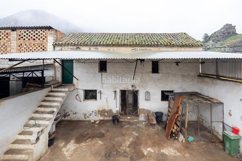 Foto a0f8772e-a3e3-4031-b260-62a2a139263c. Casa amb aparcament a Atarfe