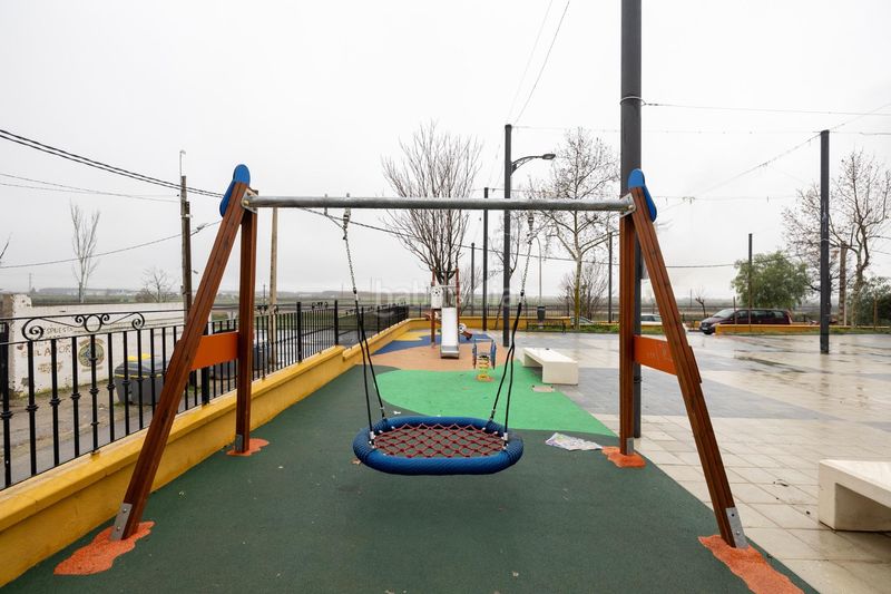 Foto d6325df8-a07f-4467-8964-0d630e923b36. Casa amb aparcament a Atarfe