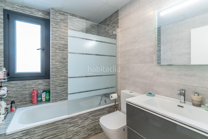 Foto 49f6da8d-4779-4413-9d13-6c4ba67156b5. Pis amb aparcament piscina a San Miguel Armilla