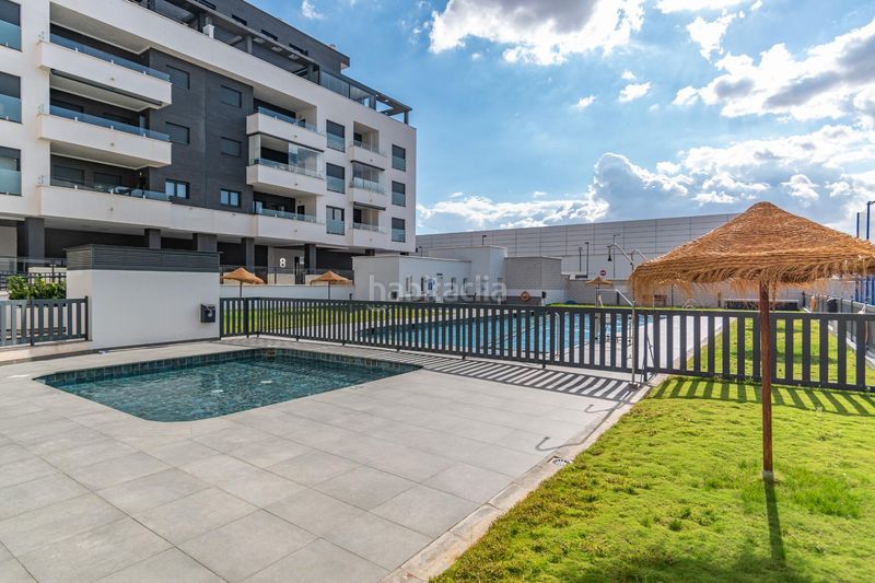 Foto 89e396fe-46a4-45e9-bb9c-d4049365a4a2. Pis amb aparcament piscina a San Miguel Armilla