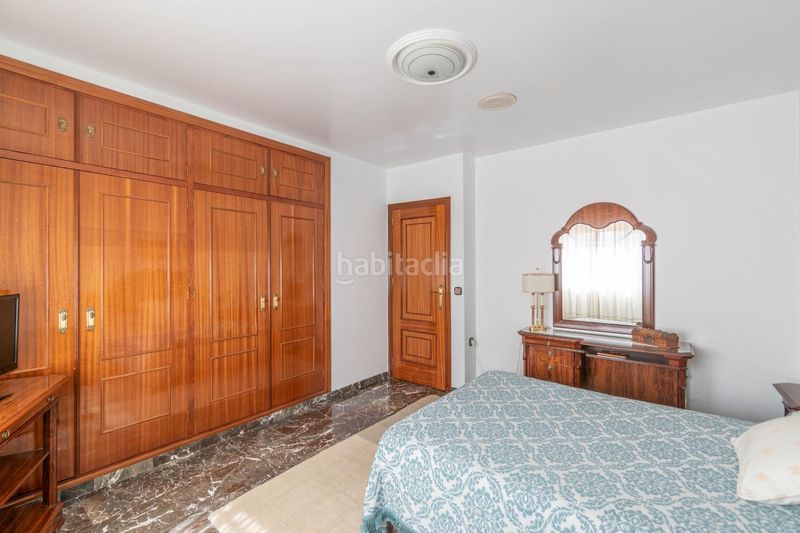 Foto 2f6e29ec-f4bf-49a5-b6b2-e548e0d9a79f. Casa aparellada amb aparcament a Jun