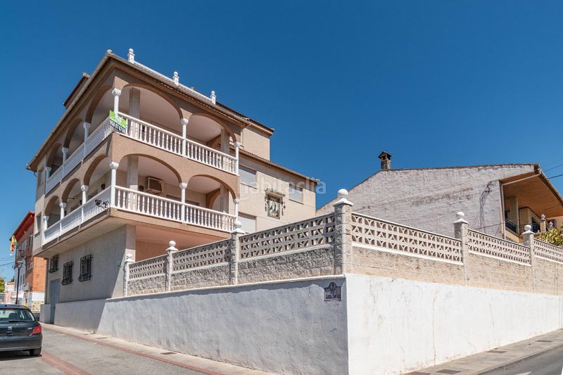 Foto 44bc6048-65f5-40d9-8c5d-483a06a46602. Casa aparellada amb aparcament a Jun