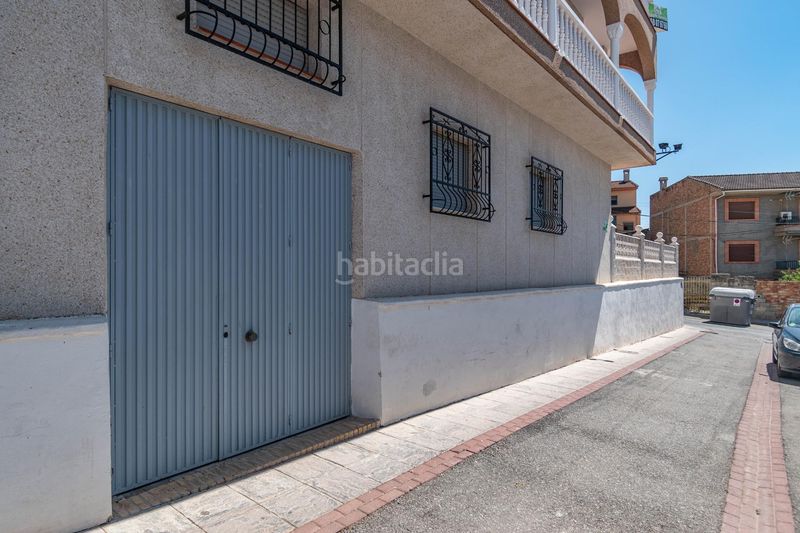 Foto 70e9188f-b7f1-453a-9013-d91c1d661e8c. Casa aparellada amb aparcament a Jun