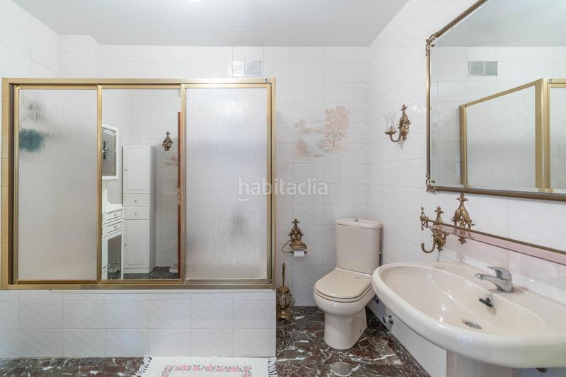 Foto 7acadd7c-1c20-4c2a-9f3f-eecedb888604. Casa aparellada amb aparcament a Jun