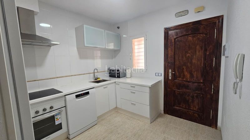 Foto 5293a8c2-3231-41f0-842f-b78e22e4ab94. Pis amb piscina a Almerimar Ejido (El)