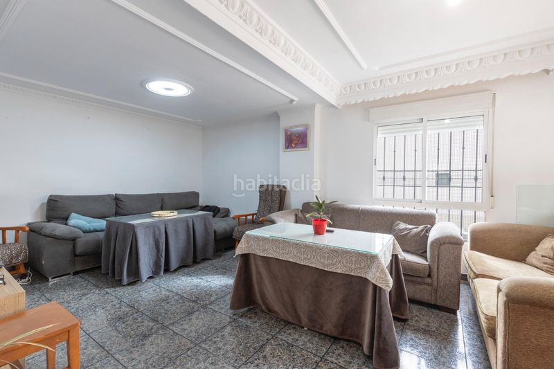 Foto 899b8b0f-a629-47f9-877a-6ab34954c476. Casa aparellada amb aparcament a Atarfe