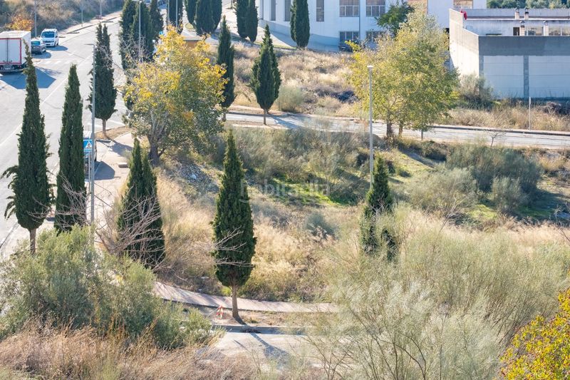 Foto 1ac91ea7-9a7f-40b4-b0aa-3d0e9f0a8712. Area edificabile industriale in Alfacar