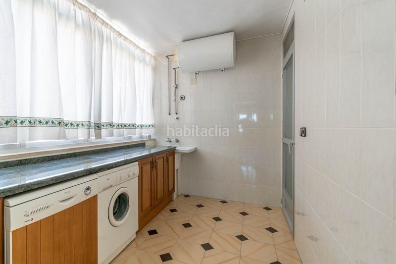 Foto 4506116c-c51a-4b5e-8188-f71877930972. Casa aparellada amb aparcament a Jun