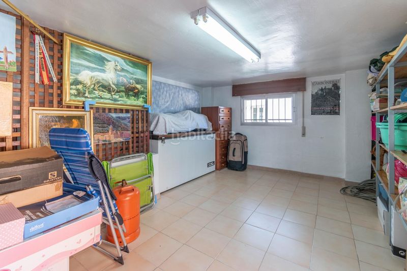 Foto c9c97edc-379a-4f5f-8729-06f416f72e2d. Casa aparellada amb aparcament a Jun