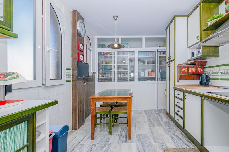 Foto 2f2880af-2f8e-4282-9426-5572434ab9b0. Casa aparellada amb aparcament piscina a Jun