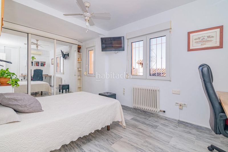 Foto 5f5f05c9-b633-45e0-9250-e1e7bb52f79f. Casa aparellada amb aparcament piscina a Jun