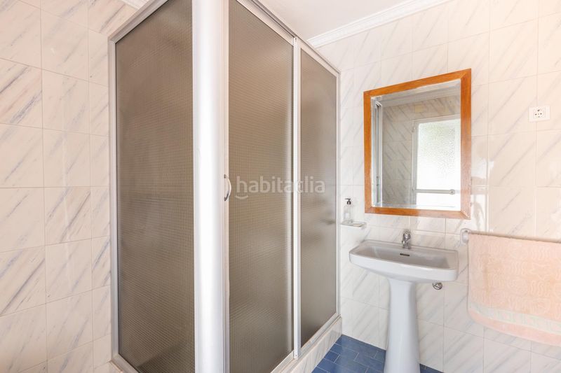 Foto 6768132e-c77a-4907-b9f8-e18456dae249. Casa aparellada amb aparcament a Jun