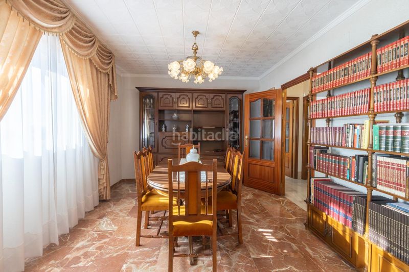 Foto e700d356-d8f3-4b38-a0bd-1b5c57c0368a. Casa aparellada amb aparcament a Jun