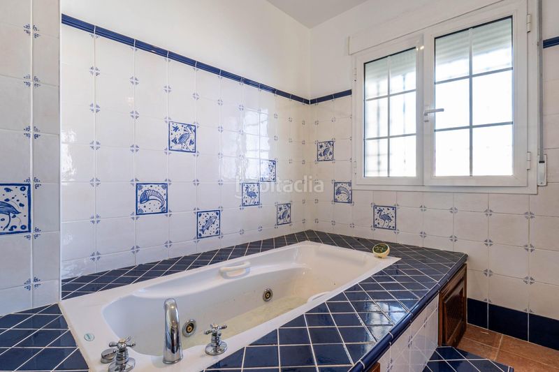 Foto aac22e55-61c3-44a7-8f4e-fe17edd26748. Xalet amb aparcament piscina a Santa Fe