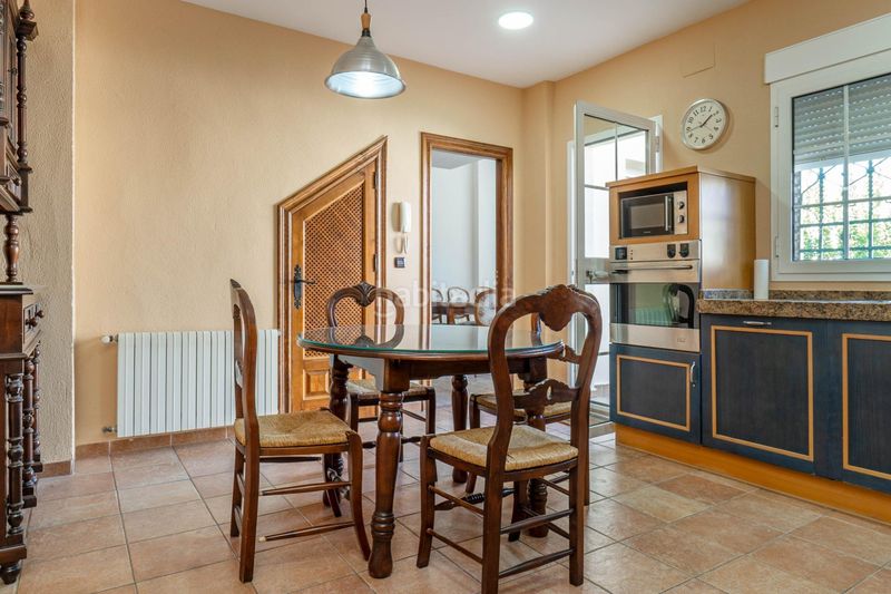 Foto f8df8655-1e13-4128-aa65-684e11604667. Xalet amb aparcament piscina a Santa Fe