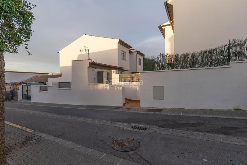 Foto 09818b95-f73d-4902-9e02-7f1ab0b1ff0b. Casa amb aparcament a Gójar