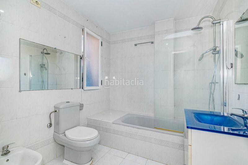 Foto e259240e-8e79-450b-a107-73aef8b77e6b. Àtic amb calefacció aparcament piscina a La Zubia Ciudad Zubia (La)