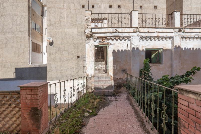 Foto 0080d08c-8136-4755-a8b8-5c1d4f2d71c5. Casa  edificio en Santa Fe
