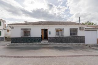Casa a schiera in Moclín. Luminosa casa esquinada en planta baja !!!!!!!!!!!!!!!