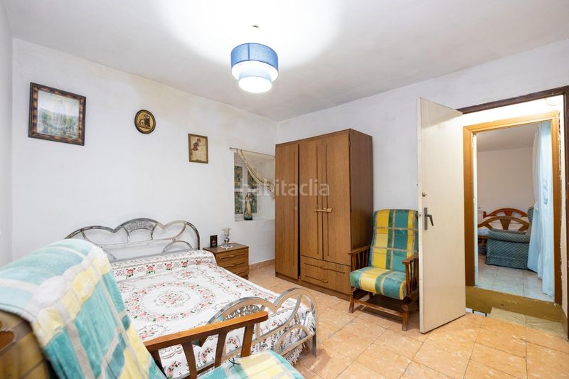 Foto b9a6ce56-0bf8-4f7c-adf7-37e7243cdcfd. Casa amb aparcament a Atarfe