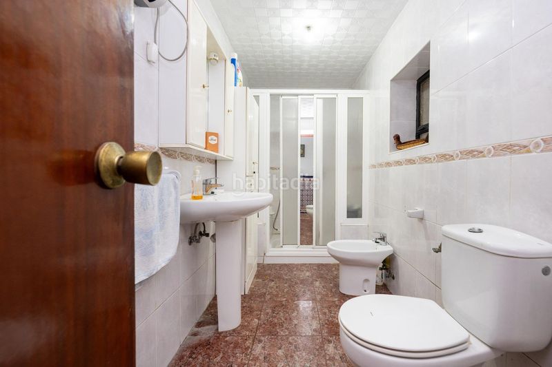 Foto dcd1e31b-c949-46d6-b4dc-c0b385b653e2. Casa amb aparcament a Atarfe