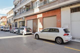 Local Comercial a Maracena. Local en bruto situado junto a la avenida principal
