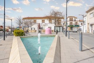 Wohngrundstück  Plaza el sol. Magnífico solar en pleno centro de otura