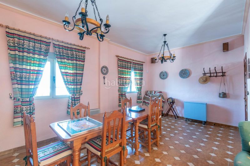 Foto 4d283bbb-e19e-4529-b517-5c9b7f179bf8. Casa aparellada amb aparcament a Jun