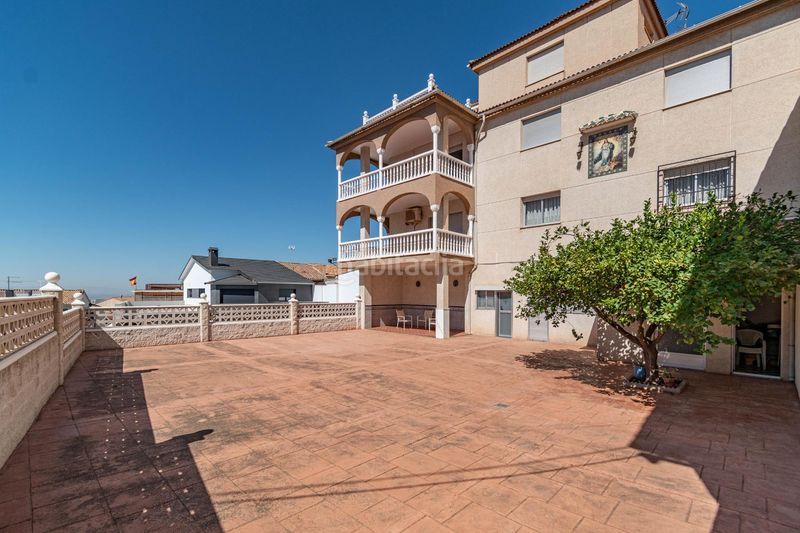 Foto a73fdff2-b332-40a4-a3e3-1b8a1e71322f. Casa aparellada amb aparcament a Jun