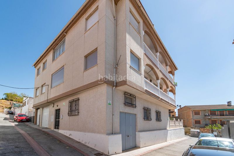 Foto b1664cc2-4a4e-4d82-aece-c7a81b35b9e9. Casa aparellada amb aparcament a Jun