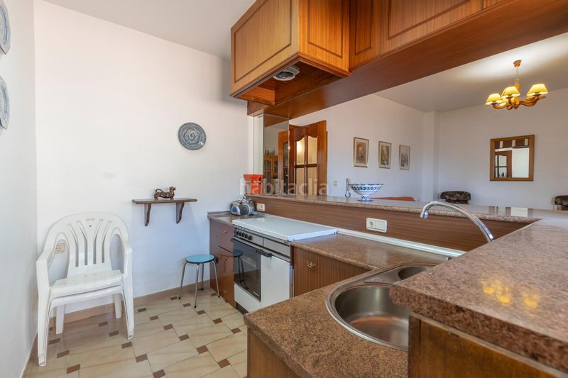 Foto a3345c36-28df-415d-9a3f-ea768b3e5f7c. Casa aparellada amb aparcament a Jun