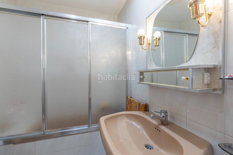 Foto be903119-90ed-4f27-9bfc-412d7353a47d. Casa aparellada amb aparcament a Jun