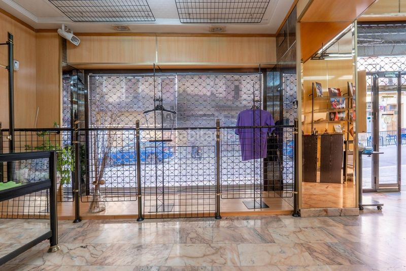 Foto f15300bb-65f3-44a9-96a6-d61a34f59fbd. Local comercial a Guadix