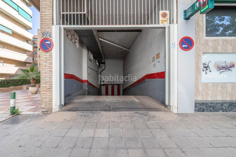 Foto ad0e81ea-f97b-43c1-9eae-57dc652f2c3f. Aparcament cotxe a Fígares Granada