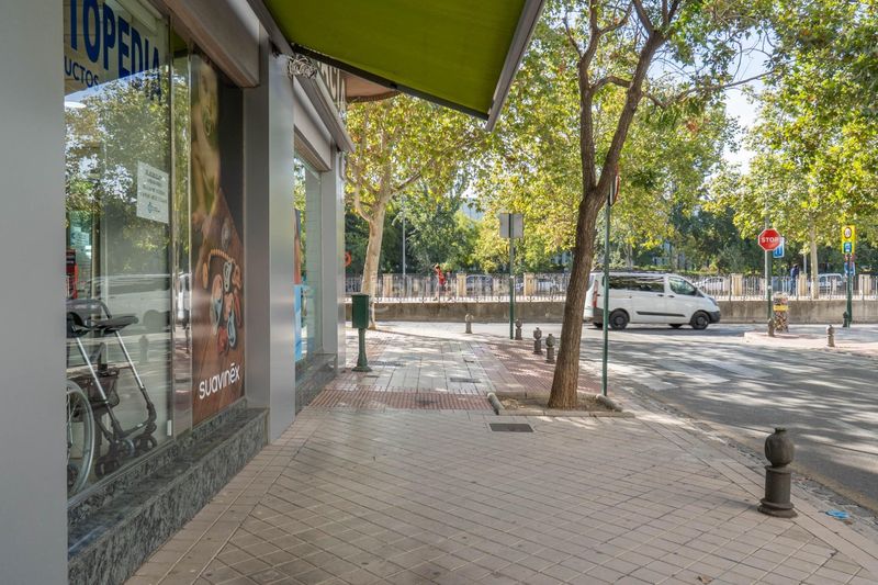 Foto f7268d6f-2c3a-4cbd-ba32-d62d1b1f1cb9. Aparcament cotxe a Fígares Granada
