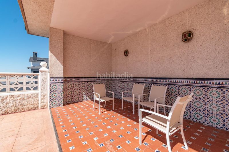 Foto 0c0b6128-a308-4afe-bf0a-9bcff53c91dc. Casa aparellada amb aparcament a Jun